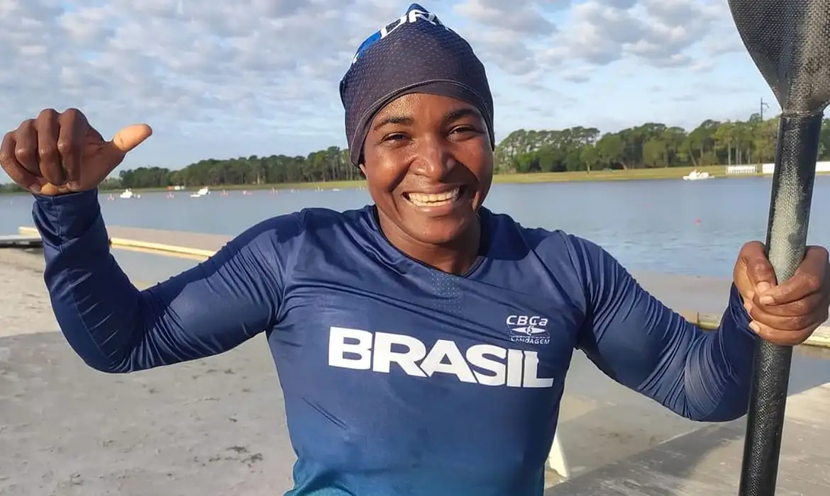 来自 Franca 的消息 - Valdenice Conceição 在 2024 年巴黎速度皮划艇比赛中获得一席之地